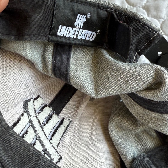 Undefeated Distressed Cap / Hat in Grey & Black Adjustable - Picture 3 of 6
